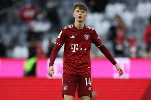 拜仁官方：万纳尔左脚踝韧带轻微损伤，将暂时缺阵