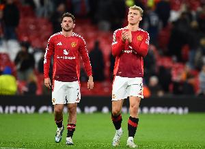 天空：那不勒斯曼联今日继续谈判，霍伊伦曼联都要求明确买断条款